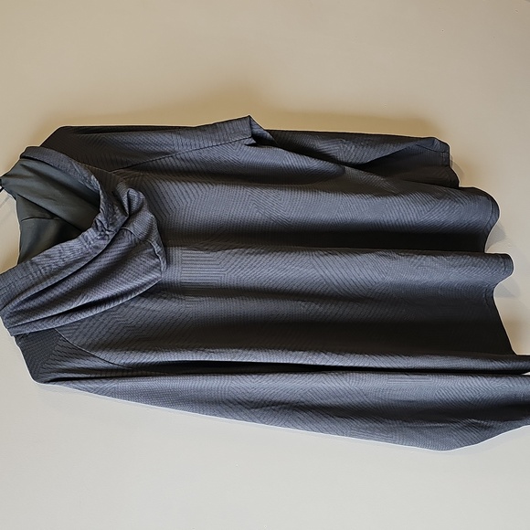 Under Armour Gray XL Loose Fit Athletic Pullover - Picture 4 of 6